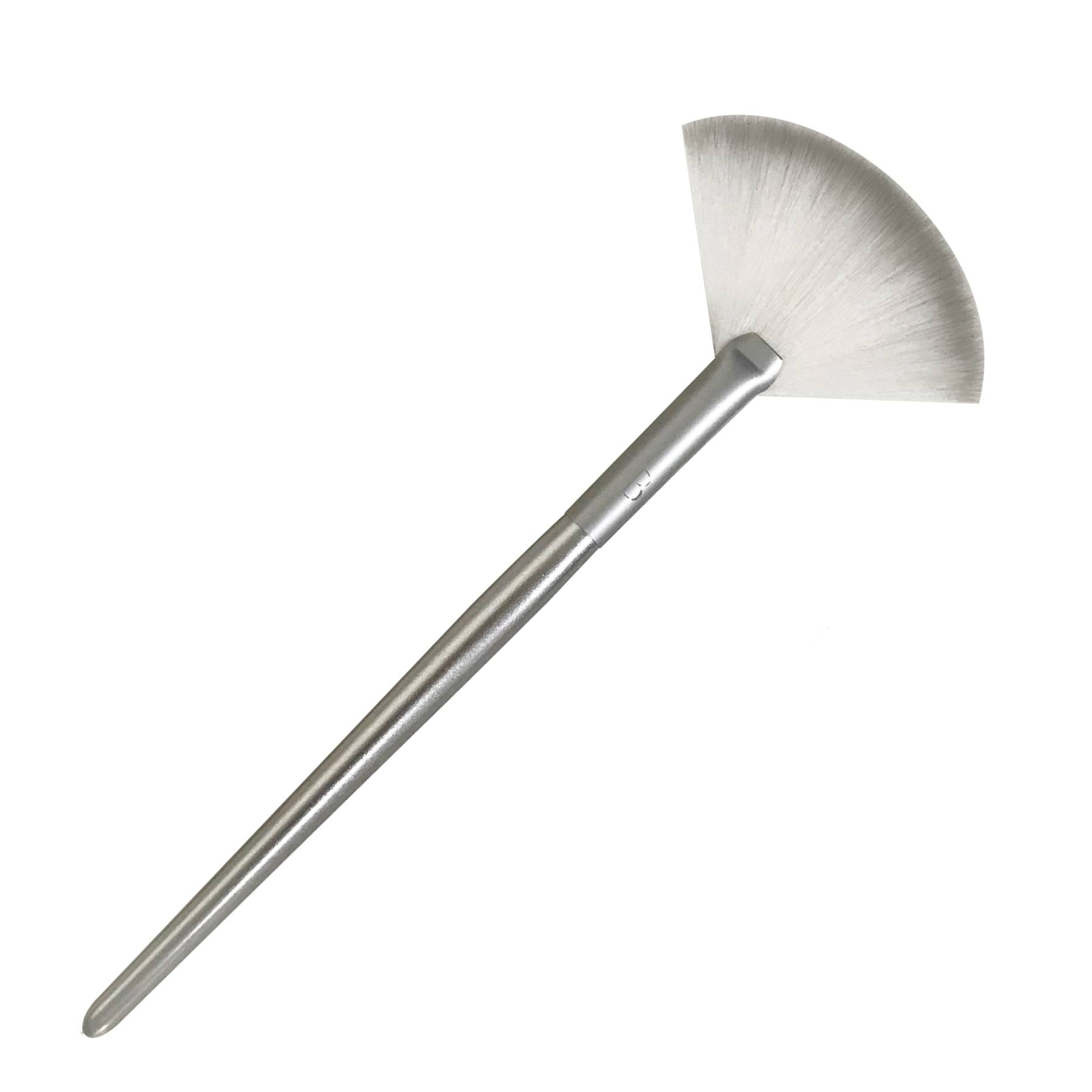 https://bellame.com/sites/default/files/2019-11/Small%20Fan%20Brush.jpg